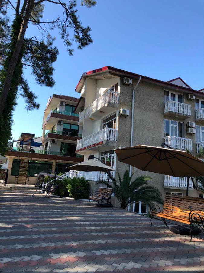 Magnetiti Hotel 乌雷基 外观 照片